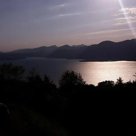 Prada Beauty Through Pastures And Garda * Castelletto Di Brenzone
