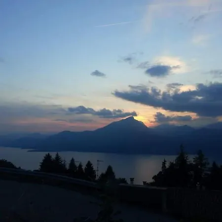 Villa Prada Beauty Through Pastures And Garda