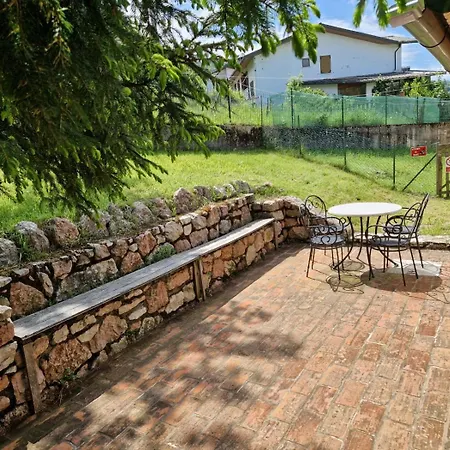 Prada Beauty Through Pastures And Garda * Castelletto Di Brenzone