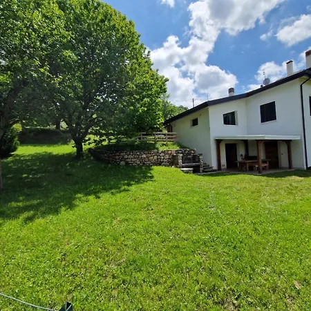 Prada Bellezza Tra Pascoli E Di Garda * Castelletto Di Brenzone